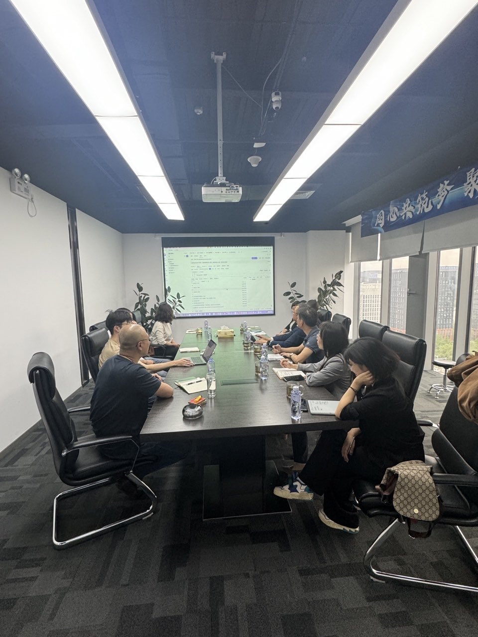 新華網(wǎng)考察科策云科創(chuàng)大模型6